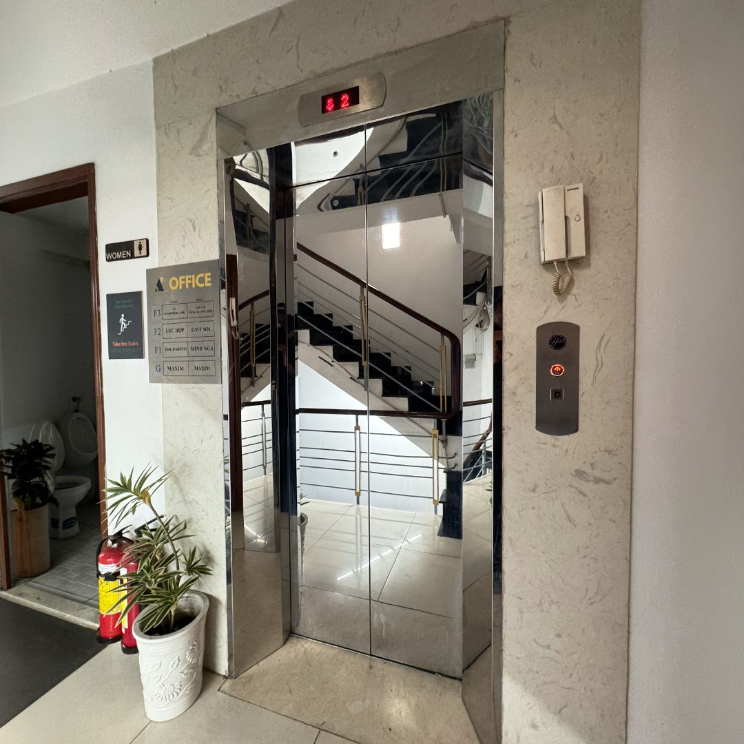 Nội thất / khu làm việc tòa Phan Liêm