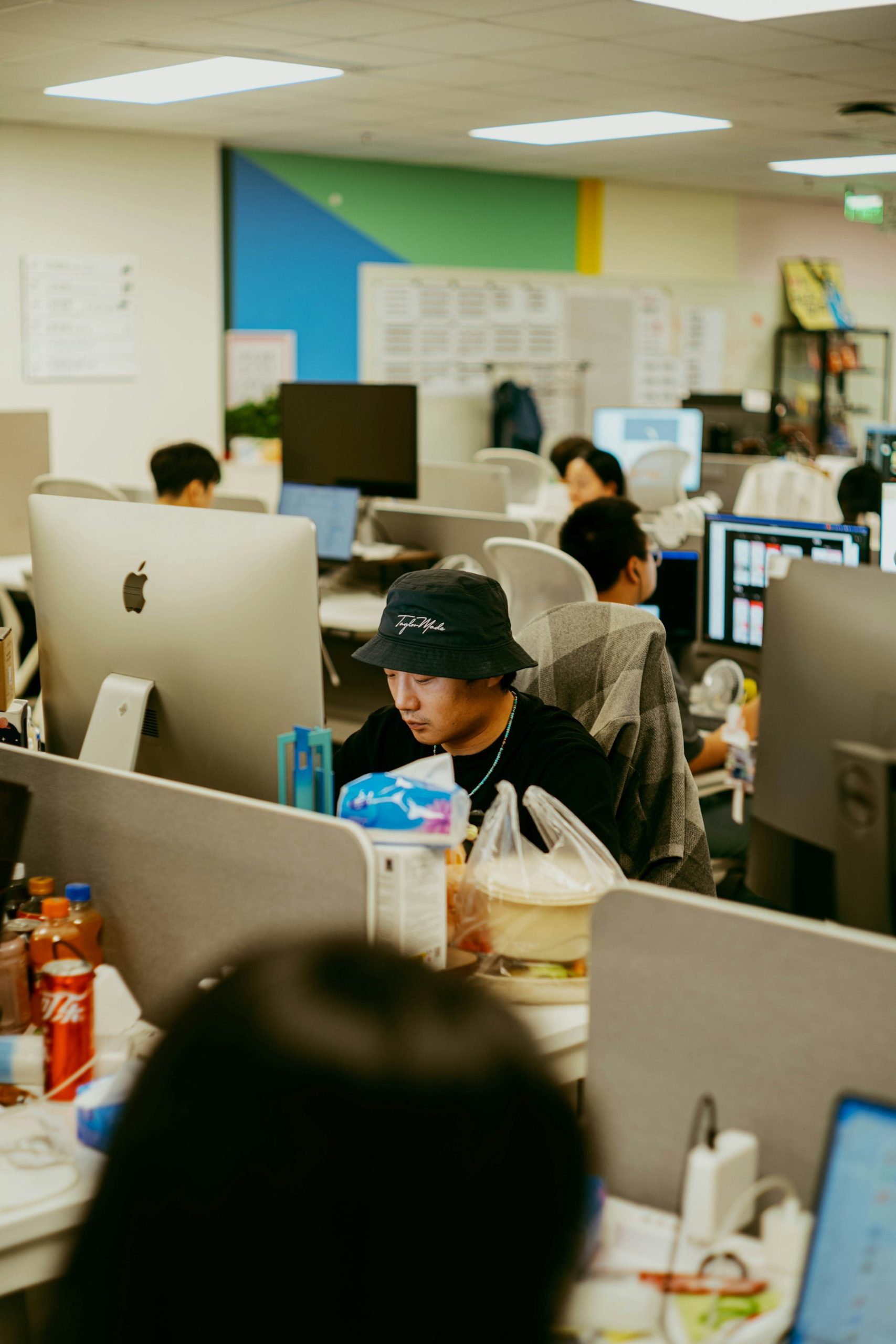 Ảnh đội ngũ / không gian K Office, ảnh ngang, có người thật